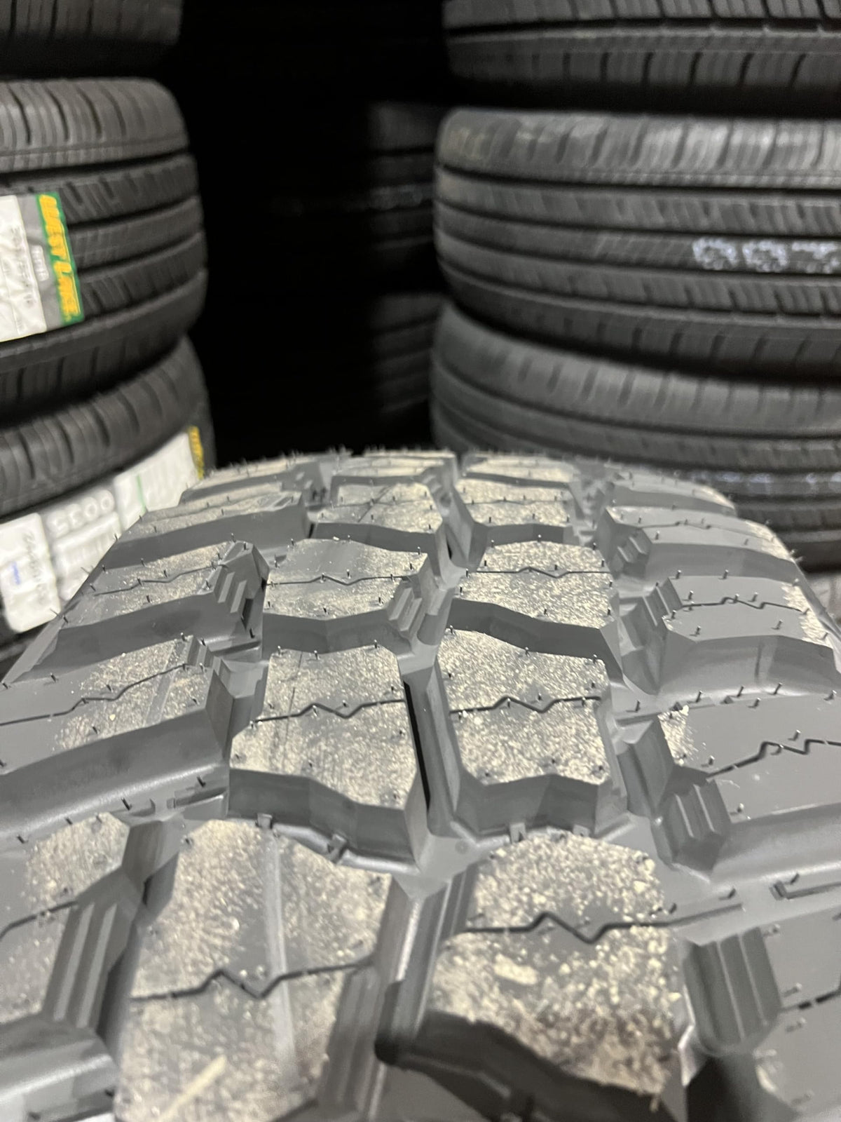 275/60R20 Mud Tire A728609